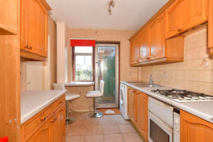 2 Bedroom End Of Terrace House For Sale In Masefield Road, Dartford, Kent, DA1
