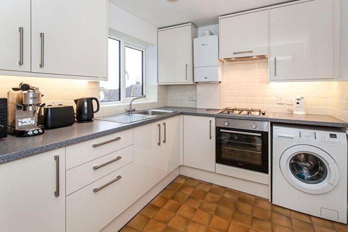 2 Bedroom Flat To Rent In Sheepcote Road, Windsor, SL4