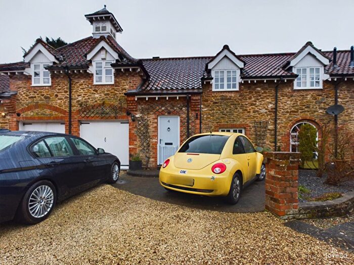 4 Bedroom Character Property For Sale In Church Farm Mews, Burton Upon Stather, DN15