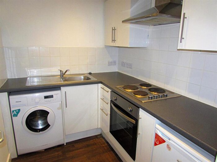 1 Bedroom Flat To Rent In One Bedroom Ground Floor Apartment With Parking, BH1