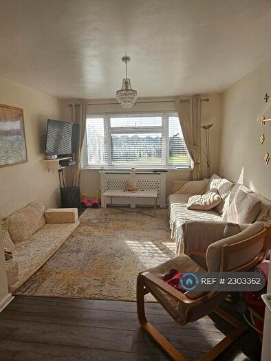 1 Bedroom Flat To Rent In Eden Close, Slough, SL3