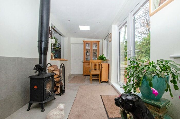 2 Bedroom Semi-Detached Bungalow For Sale In September Close, Southampton, Hampshire, SO30