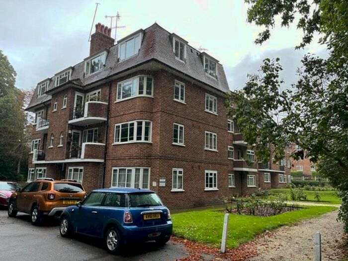 3 Bedroom Flat To Rent In London Road, Preston, Brighton, East Sussex, BN1