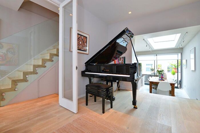 5 Bedroom Terraced House For Sale In Bridge Lane, London, SW11