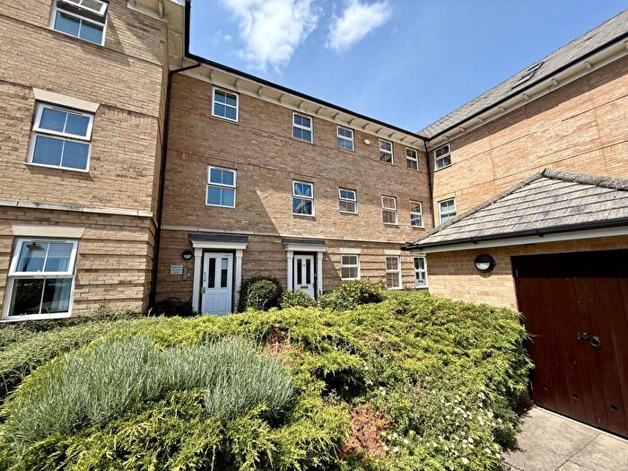 2 Bedroom Apartment To Rent In Falcon Mews, Leighton Buzzard, LU7