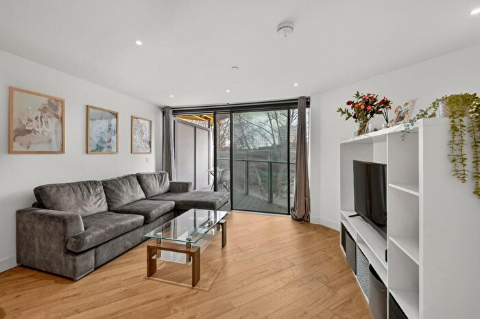 2 Bedroom Flat For Sale In Churchyard Row, Elephant And Castle, SE11
