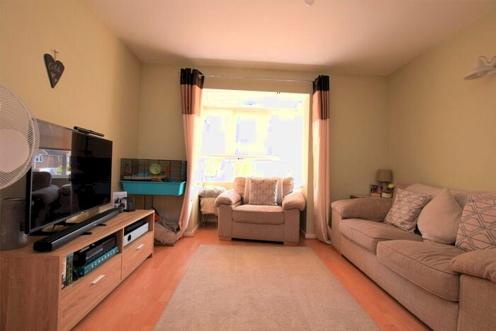 1 Bedroom Apartment To Rent In Holland Close, Romford, RM7