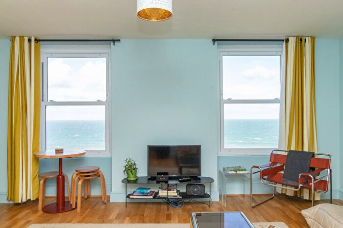 1 Bedroom Flat For Sale In Ethelbert Terrace, Margate, CT9