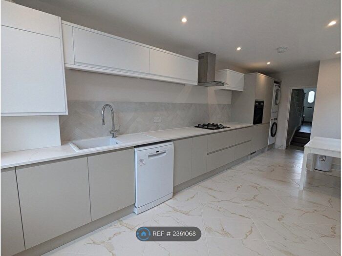 4 Bedroom Detached House To Rent In Glenwood Road, London, N15