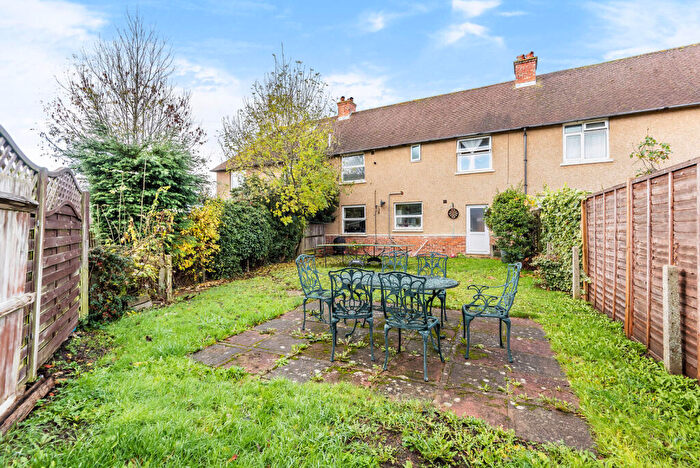 5 Bedroom Terraced House To Rent In Shepherds Hill, Guildford, GU2