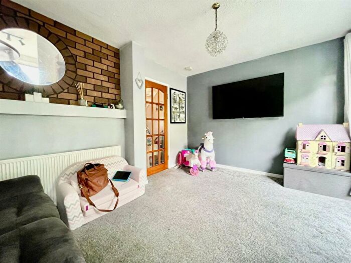 3 Bedroom Terraced House For Sale In Tinniswood, Ashton-On-Ribble, Preston, PR2