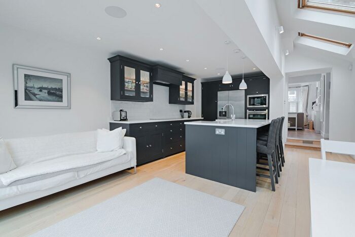 4 Bedroom Terraced House To Rent In Fullerton Road, Wandsworth, SW18