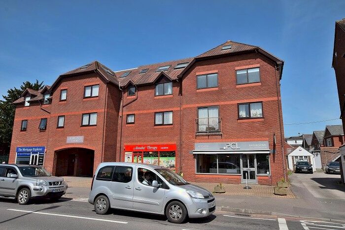 2 Bedroom Flat To Rent In Old Milton Road, New Milton, Hampshire., BH25