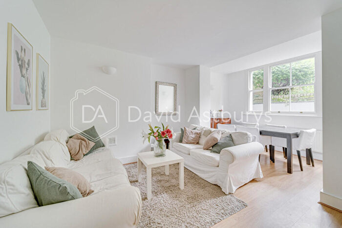3 Bedroom Flat To Rent In Mildmay Park, Islington, London, N1