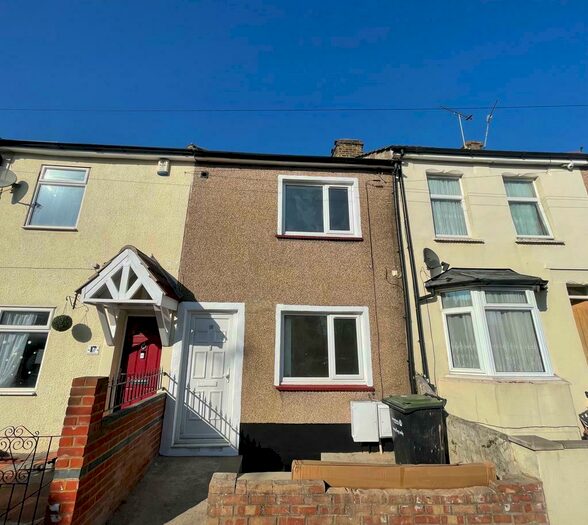 3 Bedroom House To Rent In Lower Range Road, Gravesend, DA12