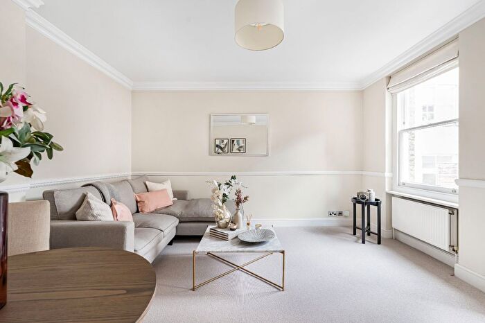 1 Bedroom Flat For Sale In Lees Place, London, W1K