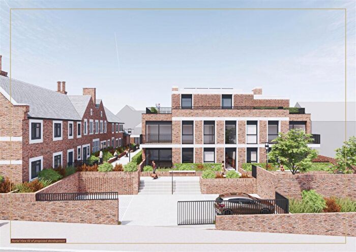 2 Bedroom Apartment To Rent In Three Bedroom- Black Lake, West Bromwich, B70