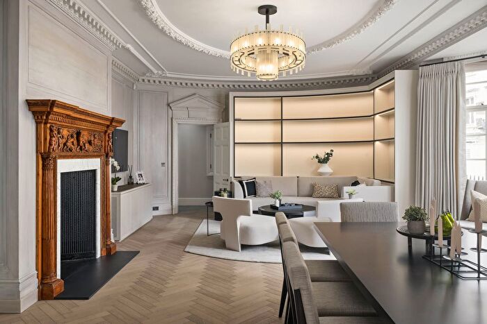 2 Bedroom Flat To Rent In Charles Street, London, W1J