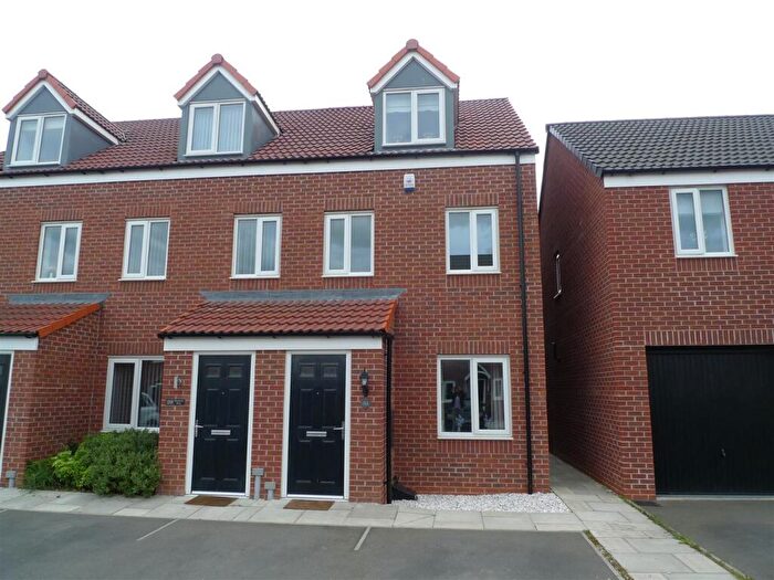 3 Bedroom End Of Terrace House To Rent In Skylark Way, Clipstone Village, Mansfield, NG21