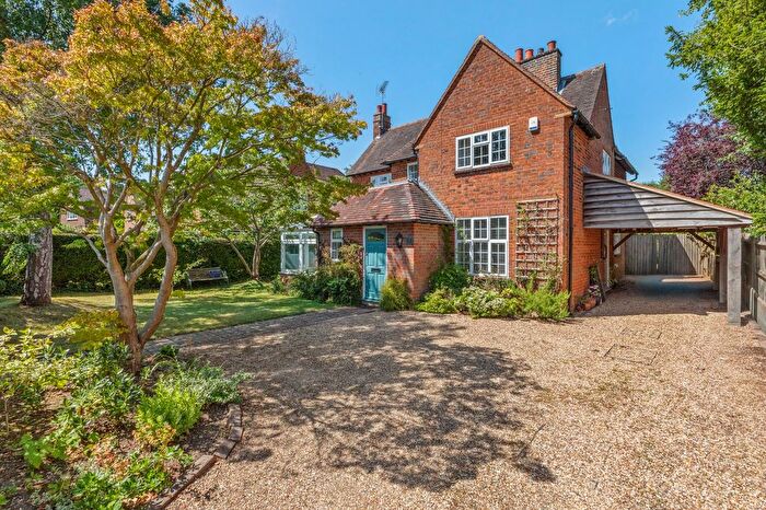 4 Bedroom Detached House For Sale In Caledon Road, Beaconsfield, HP9