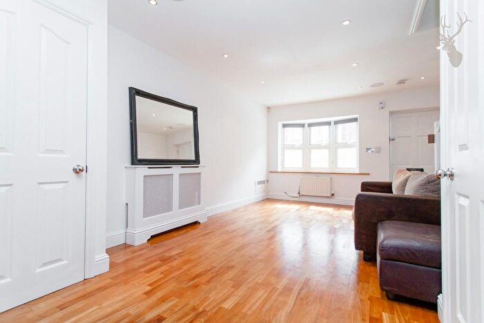 2 Bedroom End Of Terrace House To Rent In Blondin Street, Bow, E3