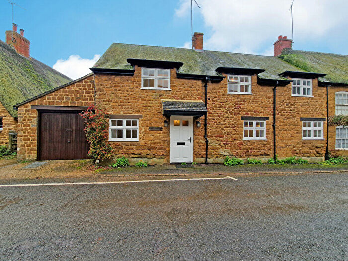 2 Bedroom Cottage To Rent In Church Street, Wroxton, Oxon, OX15