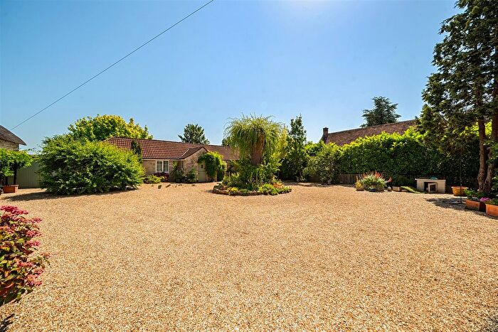 2 Bedroom Link Detached House For Sale In Sparkford, Yeovil, Somerset, BA22
