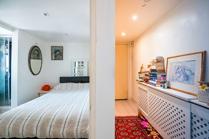 1 Bedroom Flat For Sale In Flat B, Streatham High Road, London, SW16