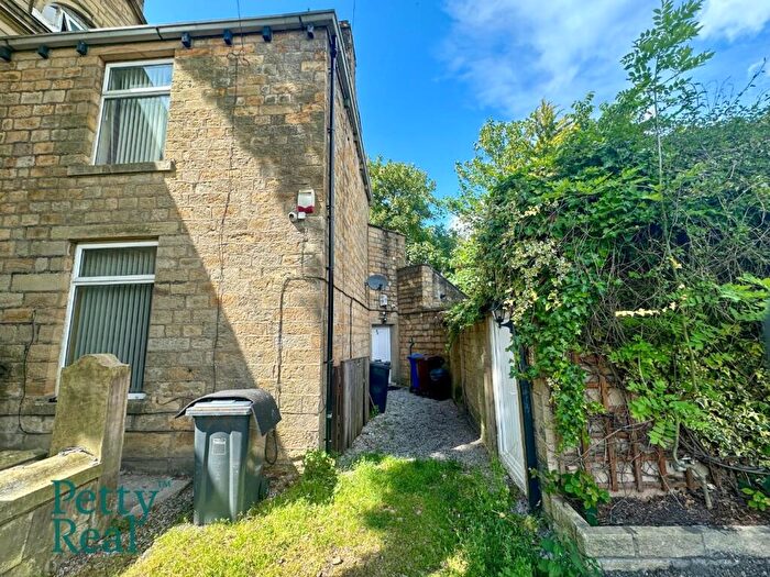 2 Bedroom End Of Terrace House For Sale In Halifax Road, Brierfield, BB9