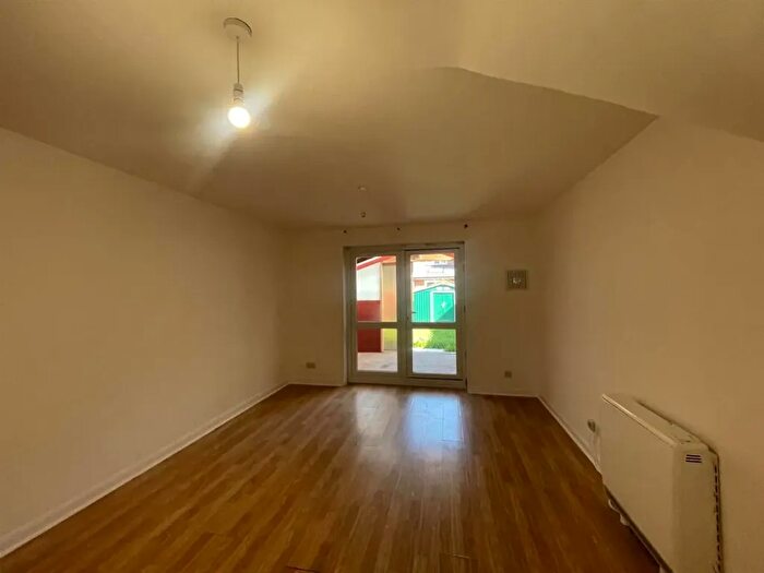 2 Bedroom Terraced House To Rent In London, N15