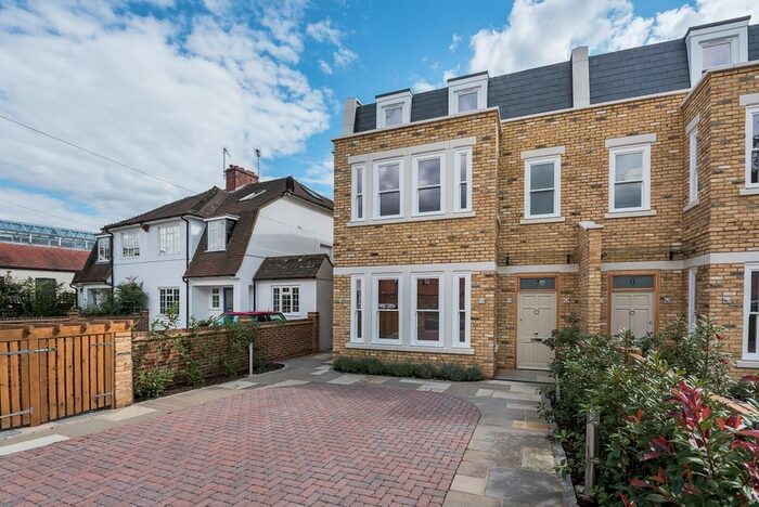 5 Bedroom Semi-Detached House To Rent In St. Marks Road, Teddington TW11