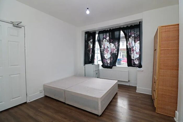 Studio To Rent In St. Barnabas Road, Mitcham, CR4