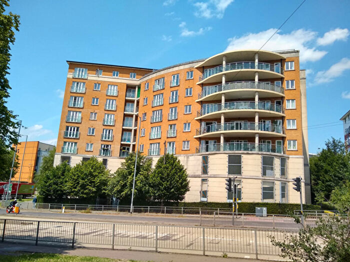 2 Bedroom Apartment To Rent In Handleys Court, Hemel Hempstead, HP2