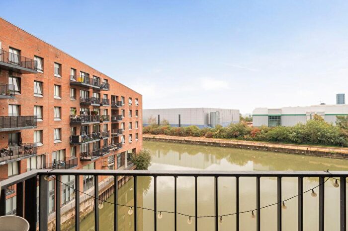 2 Bedroom Flat For Sale In Navigation Road, Caisson Moor Court, E3