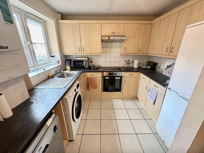 2 Bedroom Flat To Rent In Curtis Street, Swindon, SN1