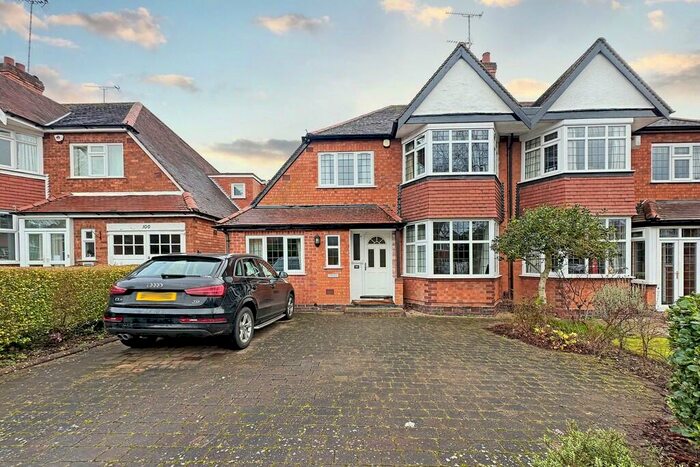 3 Bedroom Semi-Detached House To Rent In Ladbrook Road, Solihull, B91