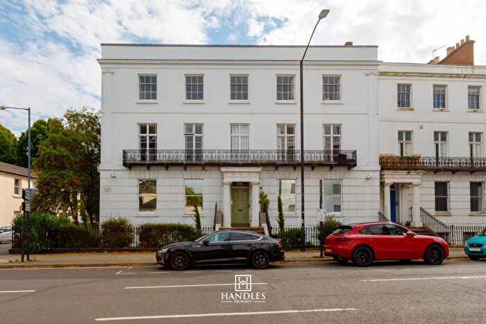 8 Bedroom Apartment To Rent In - Clarendon Square, Leamington Spa, CV32