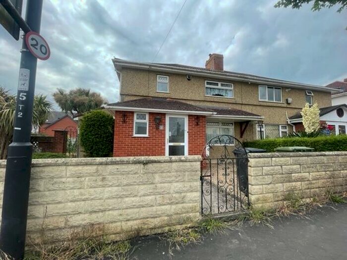 3 Bedroom House To Rent In Queenshill Road, Bristol, BS4