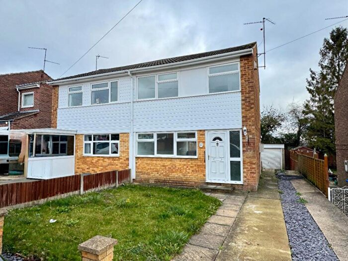 3 Bedroom Semi-Detached House For Sale In No Chain - Langdale, Desborough, Kettering, NN14