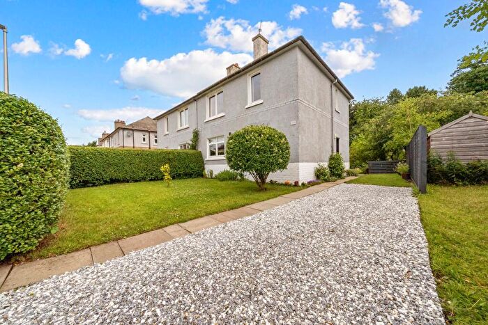 3 Bedroom Semi-Detached Villa For Sale In Hayfield, Falkirk, FK2
