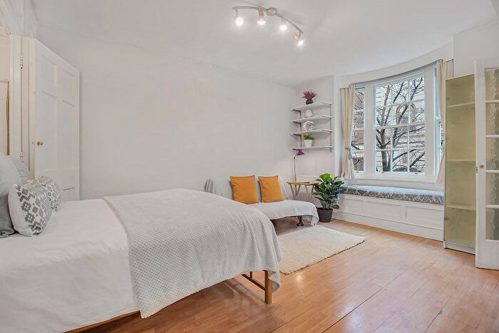 Studio To Rent In Porchester Road, London, W2