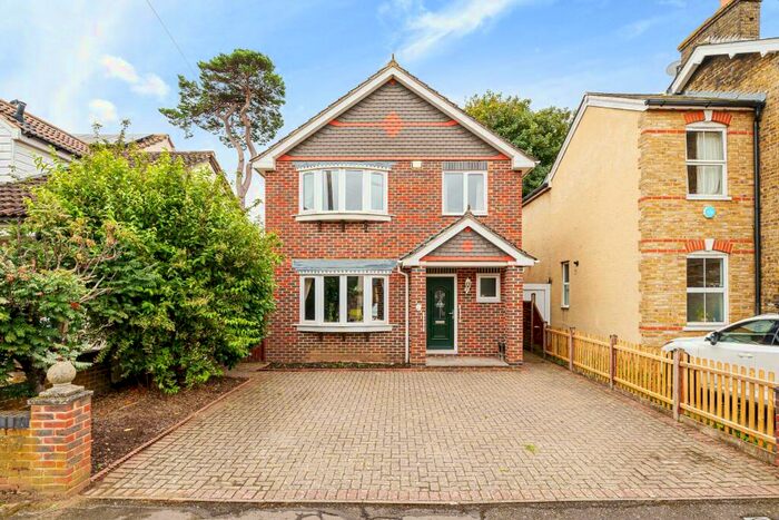 4 Bedroom Detached House To Rent In Derry Downs, Orpington, BR5