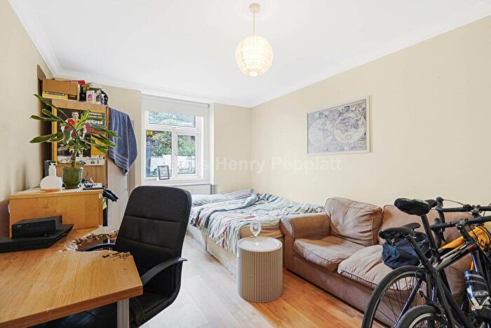 3 Bedroom Apartment To Rent In Haverstock Hill, Belsize Park, NW3