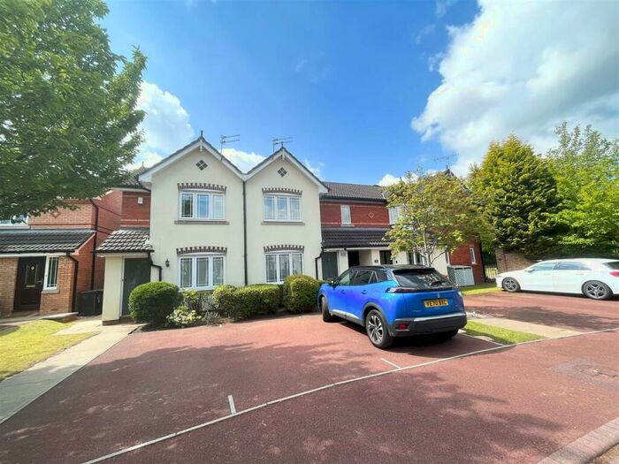 2 Bedroom Mews To Rent In Calverley Close, Wilmslow, SK9