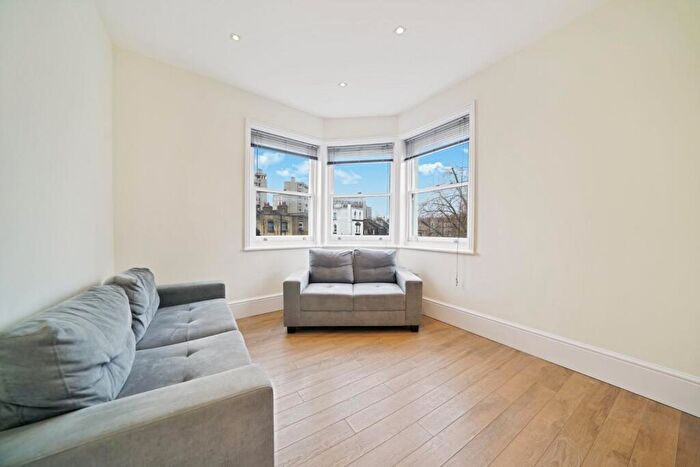 2 Bedroom Flat To Rent In Hackney Road, Hoxton, E2