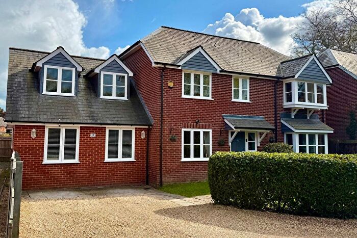 5 Bedroom Detached House For Sale In Avonside Ct, Christchurch Road, Ringwood, BH24