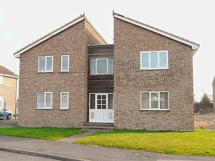 Studio To Rent In Sycamore Road, Barlby, Selby, YO8