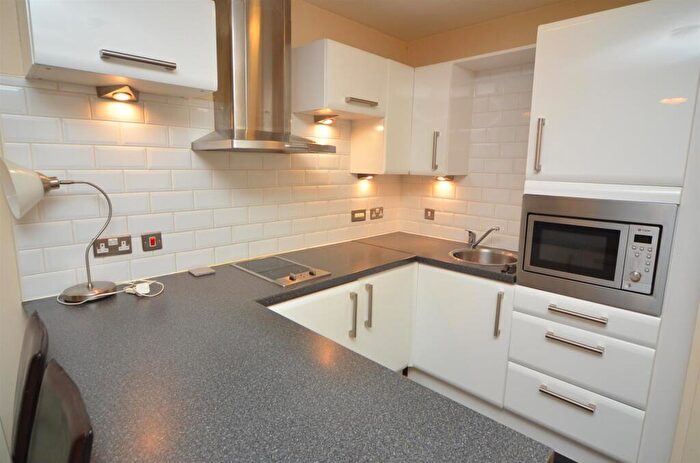 1 Bedroom Apartment To Rent In Baker Street Central, HU2