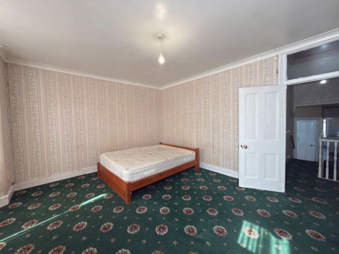 2 Bedroom Flat To Rent In London, E12