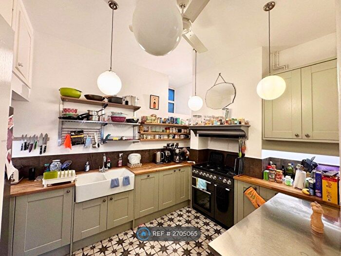 3 Bedroom End Terrace House To Rent In Southernhay Avenue, Bristol, BS8